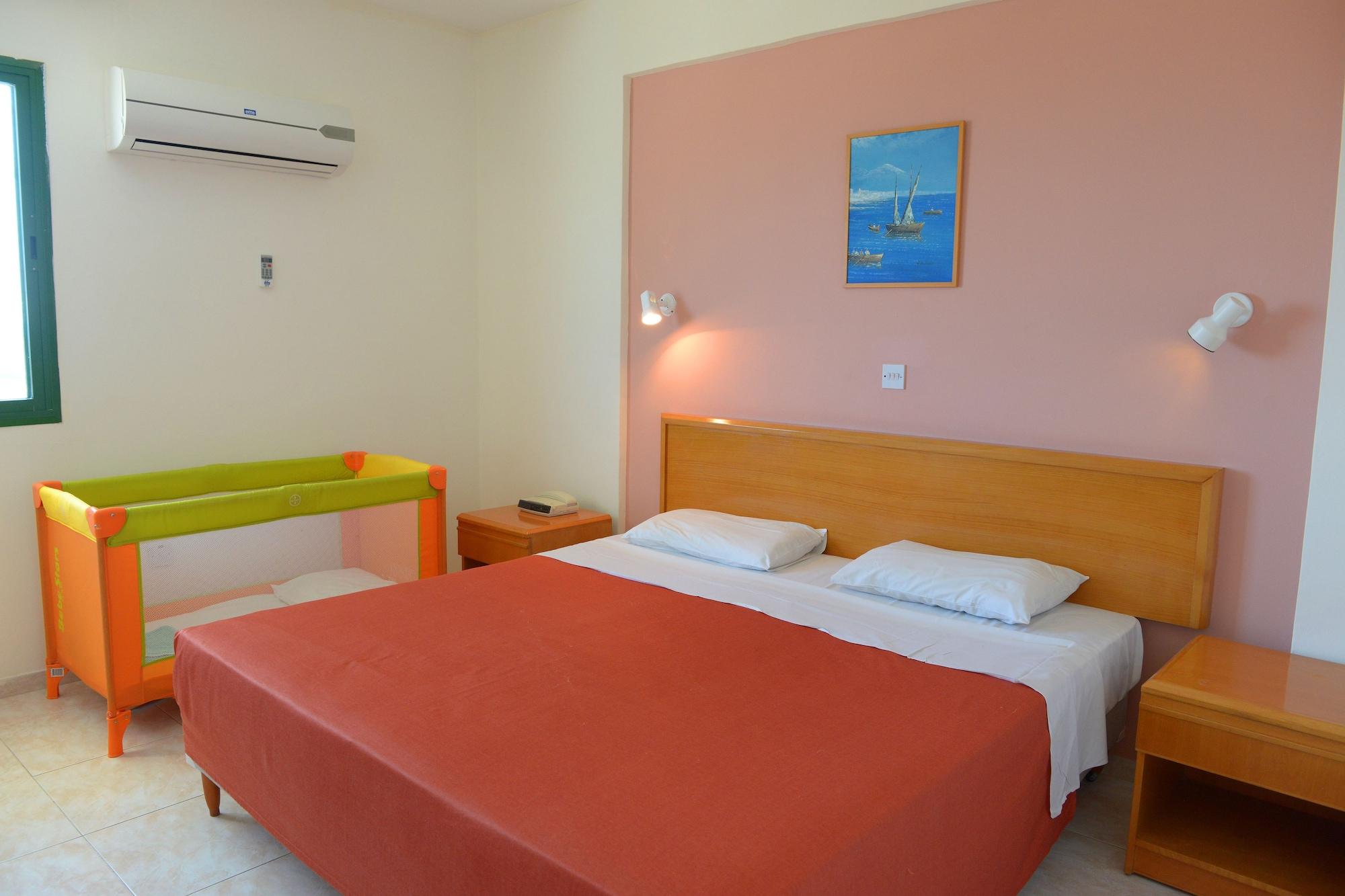 Maris Grand Waterpark Resort Protaras Exterior photo