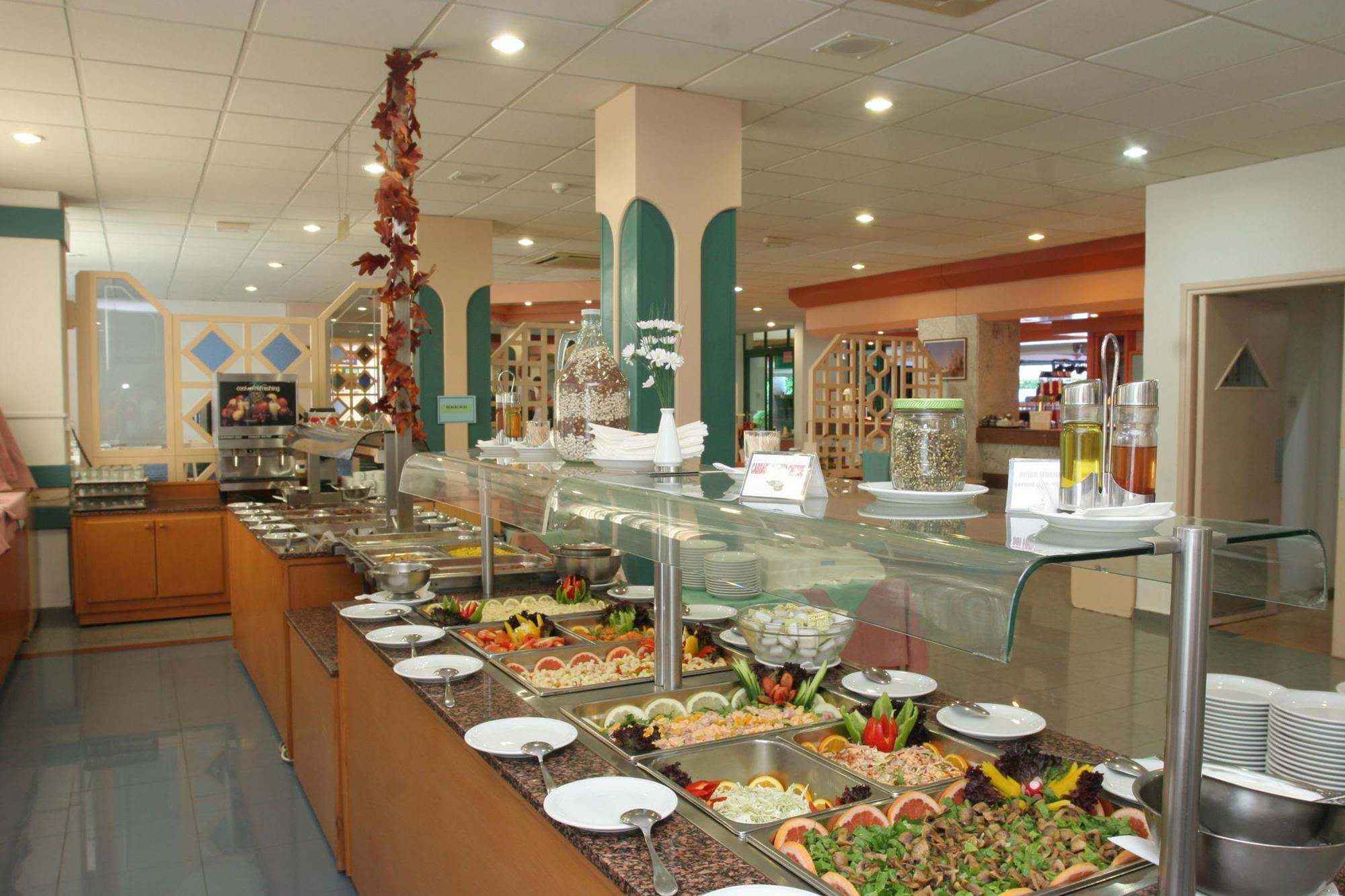 Maris Grand Waterpark Resort Protaras Exterior photo