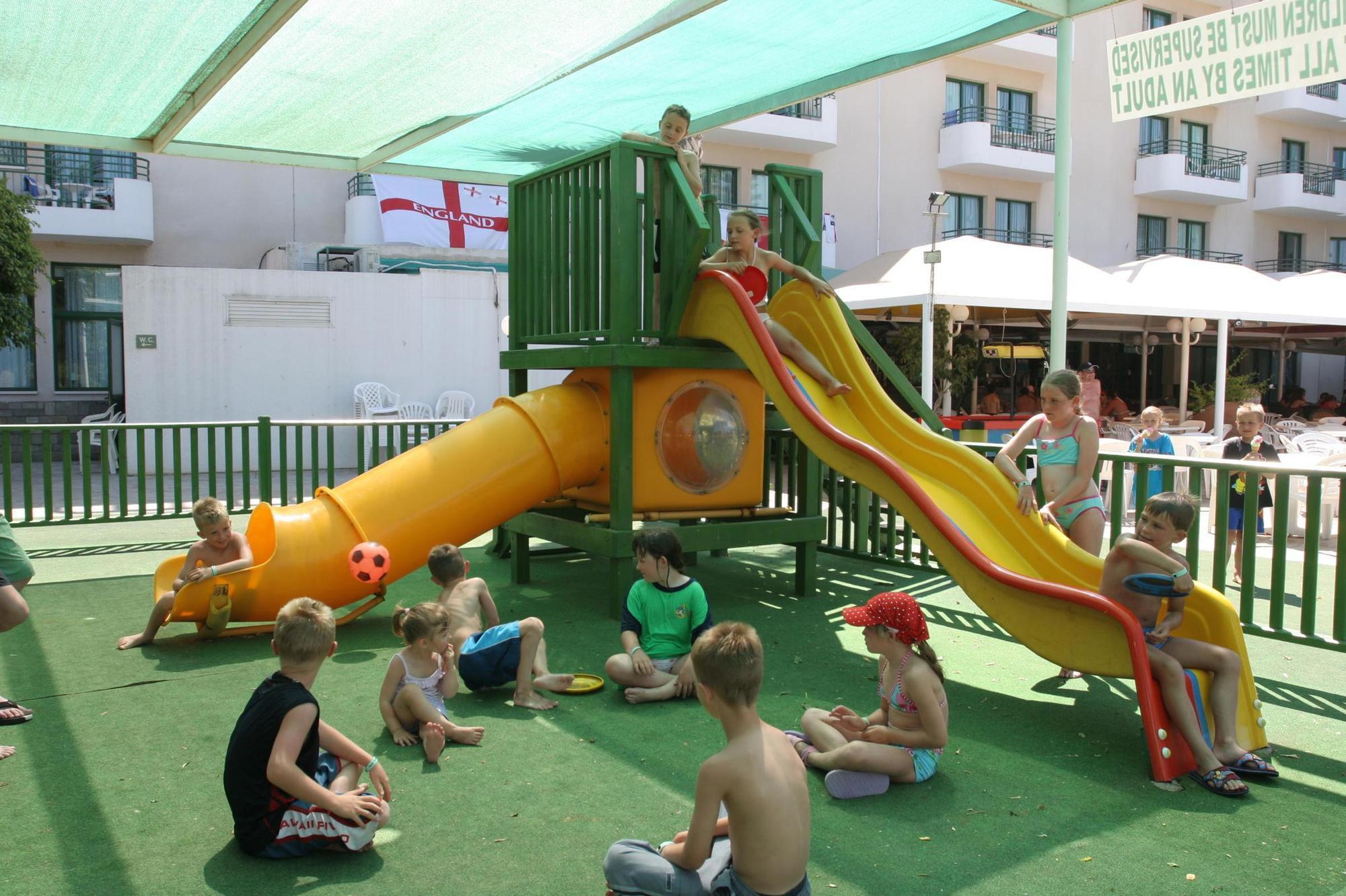 Maris Grand Waterpark Resort Protaras Exterior photo