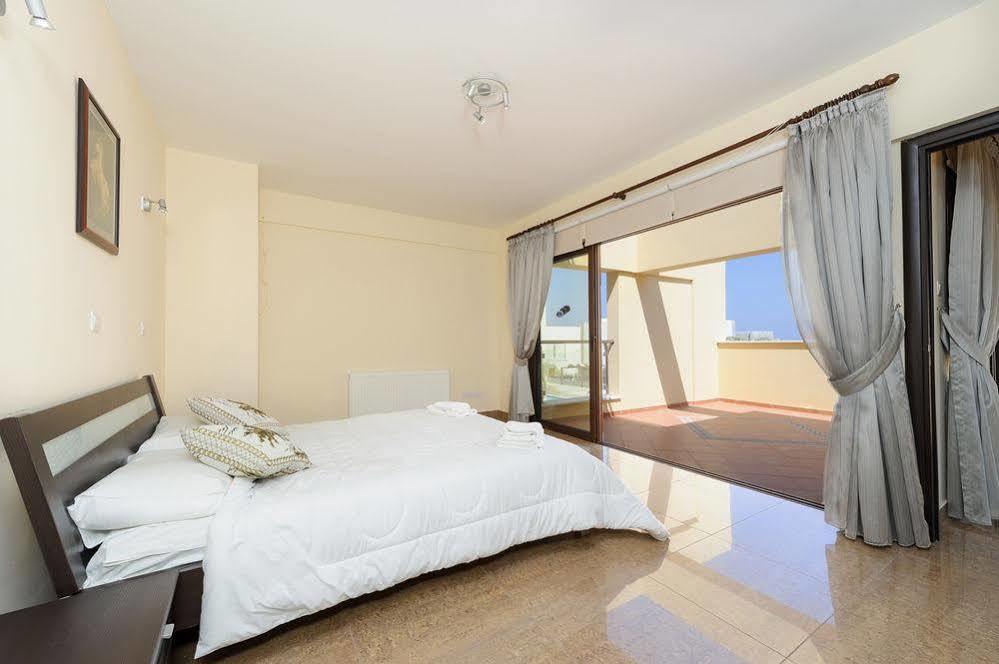 Maris Grand Waterpark Resort Protaras Exterior photo